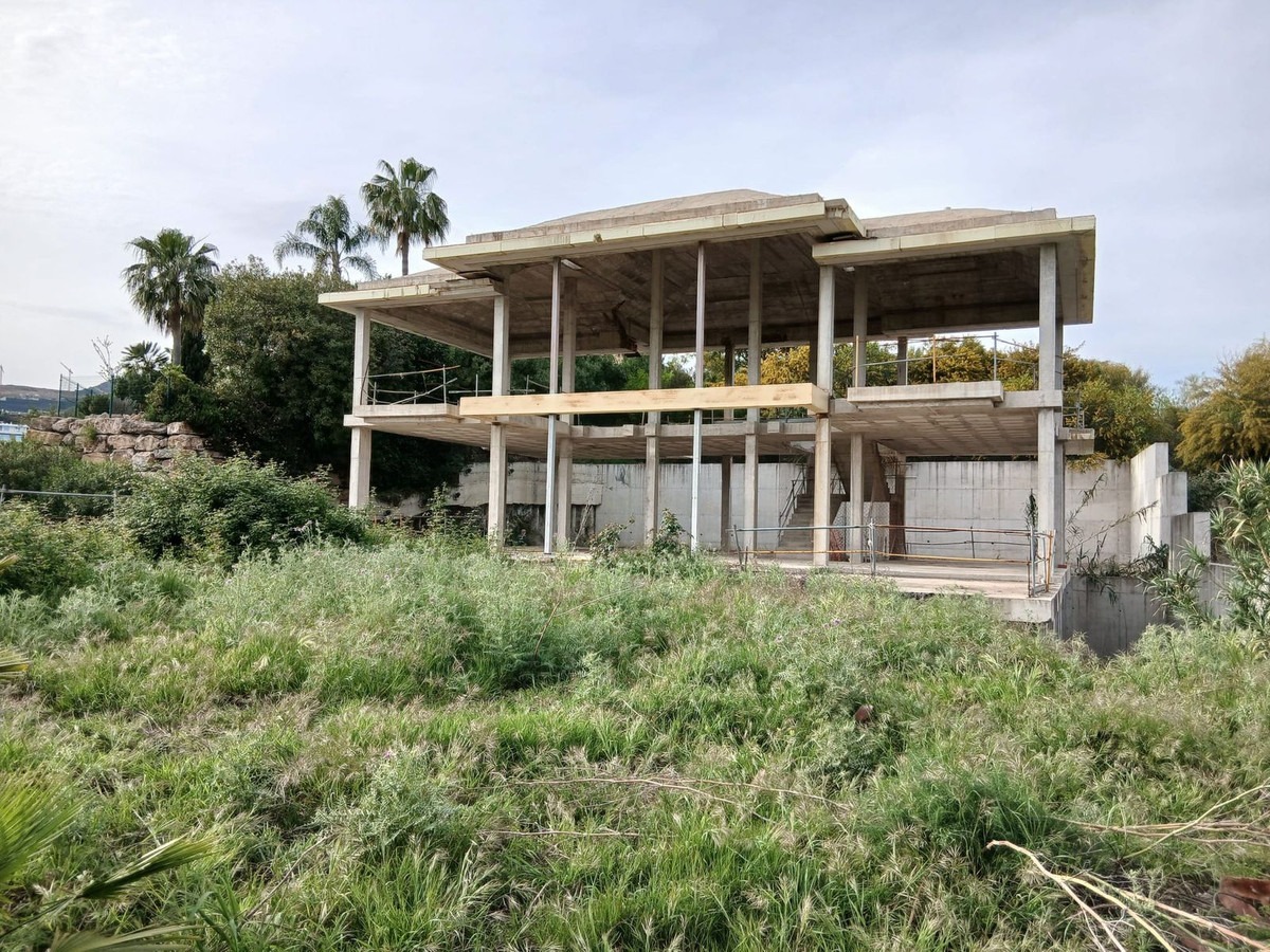 Residential Plot in Benahavís — photo 1 of 26