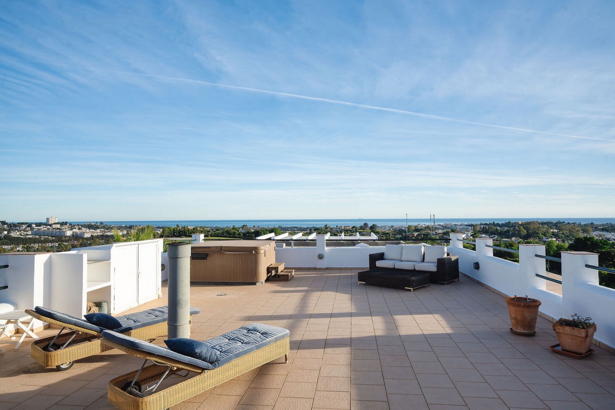 Penthouse Duplex in La Quinta — photo 1 of 34