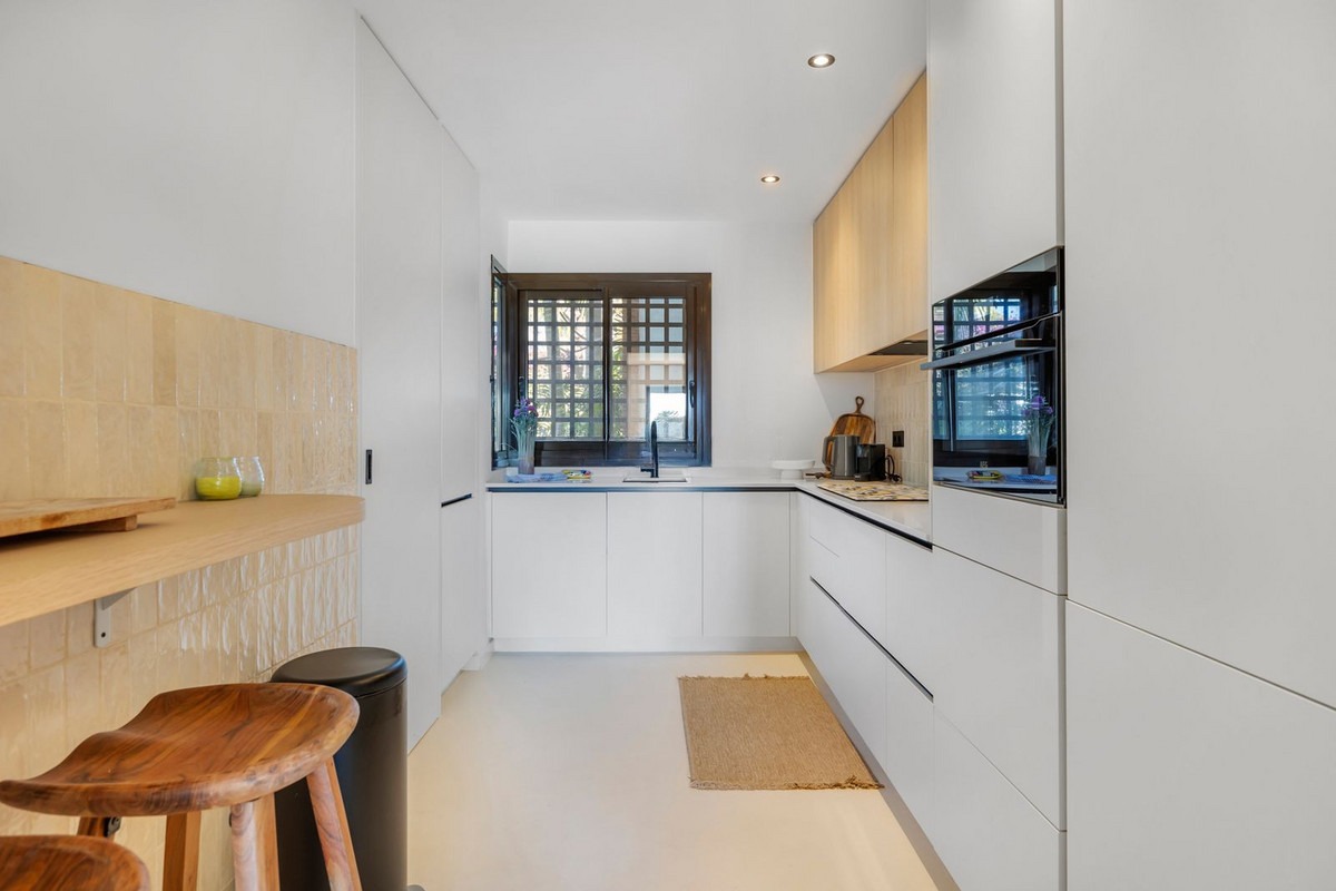 Ground Floor Apartment in Estepona — photo 1 of 42