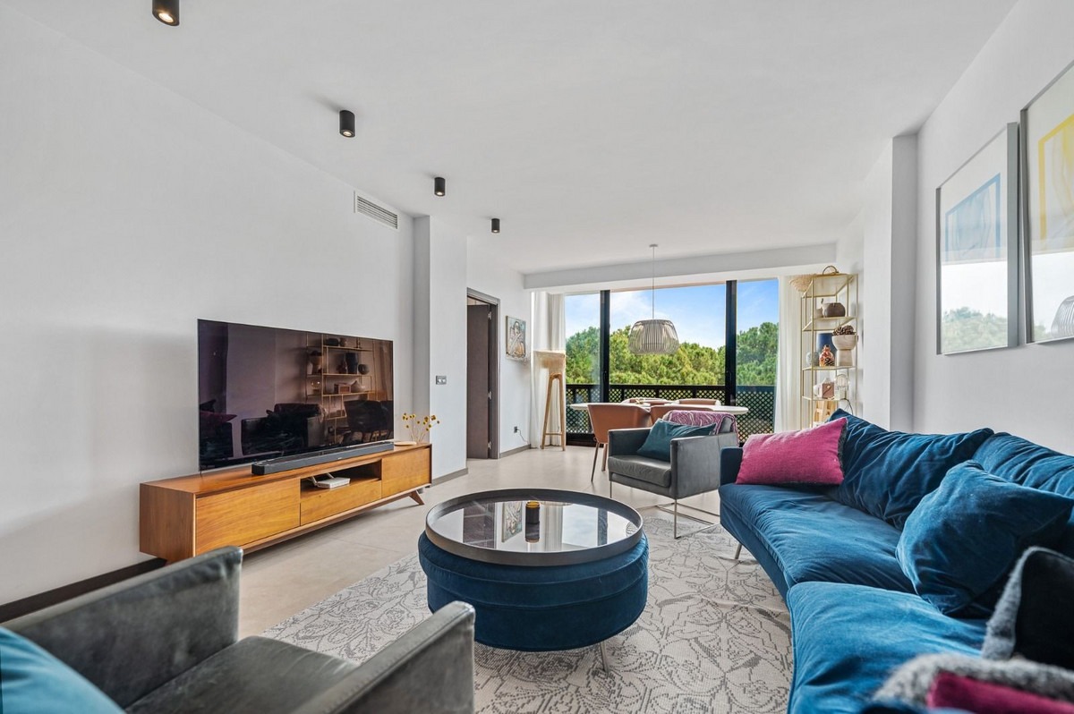 Top Floor Apartment in Elviria — photo 1 of 38