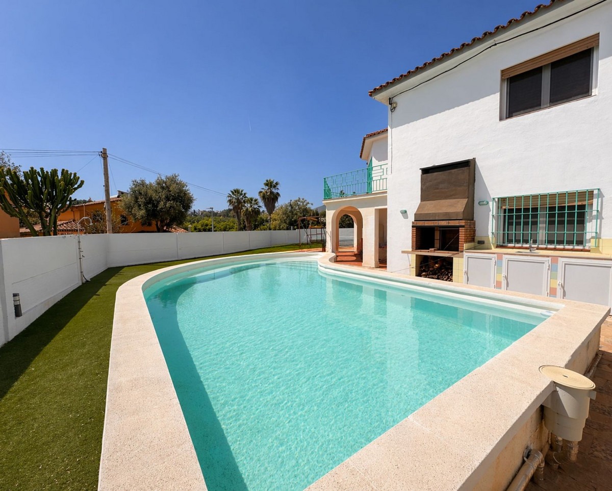 Detached Villa in Churriana — photo 1 of 22