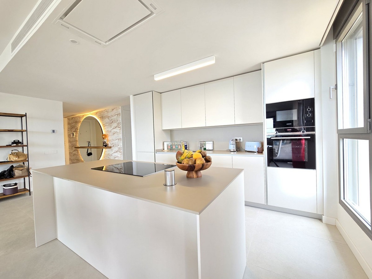 Middle Floor Apartment in Selwo — photo 1 of 48