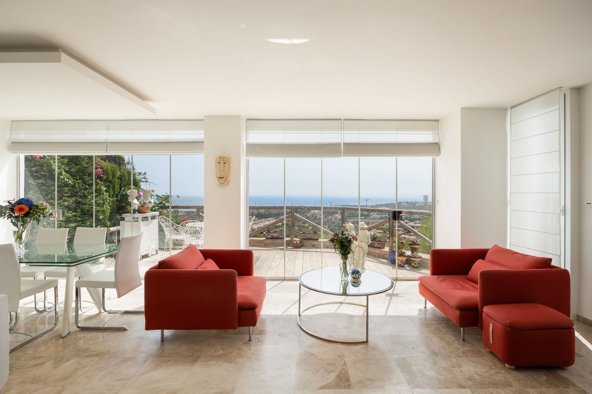 Detached Villa in Santa Clara — photo 1 of 29