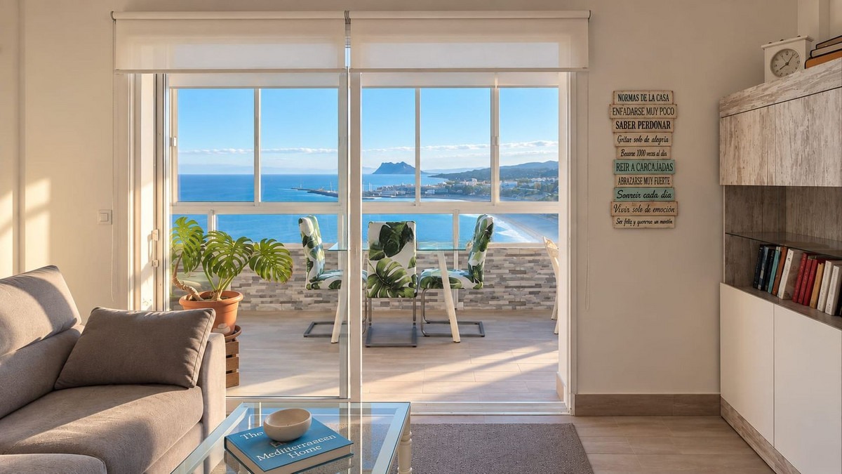 Top Floor Apartment in Torreguadiaro — photo 1 of 29