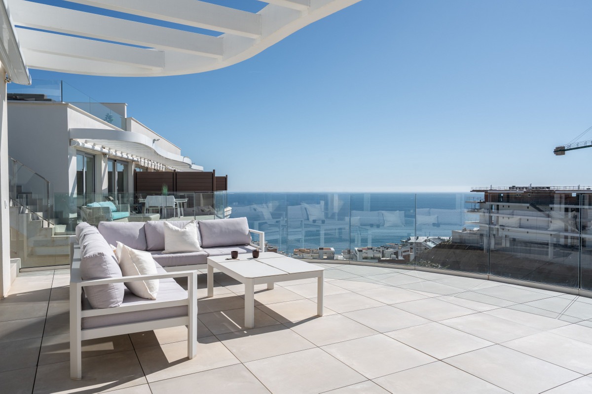 Penthouse Duplex in Fuengirola — photo 1 of 36