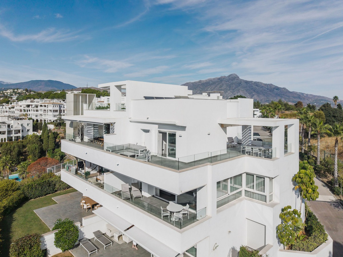 Penthouse Duplex in La Quinta — photo 1 of 30
