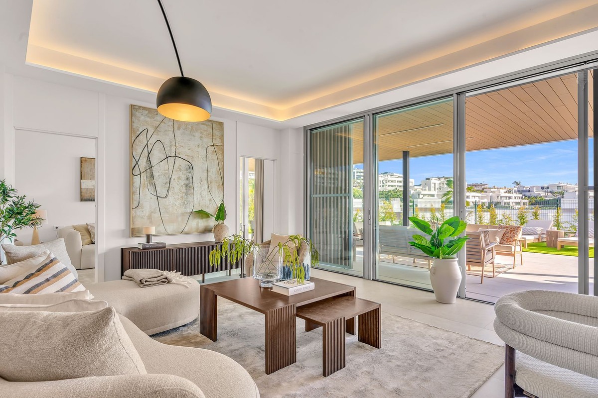 Ground Floor Apartment in Marbella — photo 1 of 16