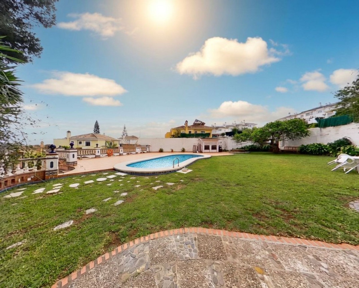 Detached Villa in Churriana — photo 1 of 28