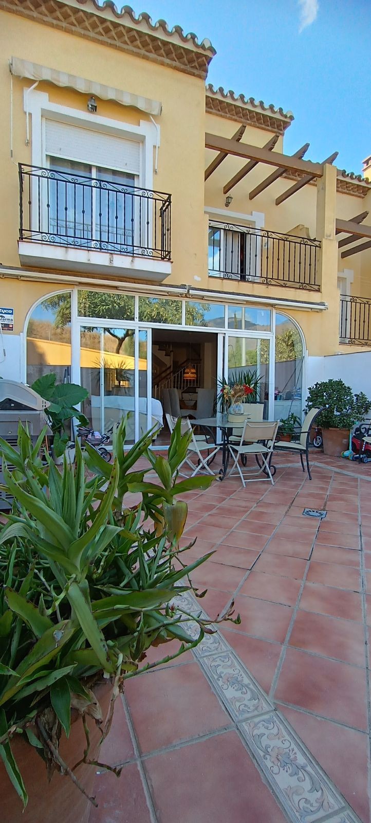 Townhouse in Estepona — photo 1 of 50