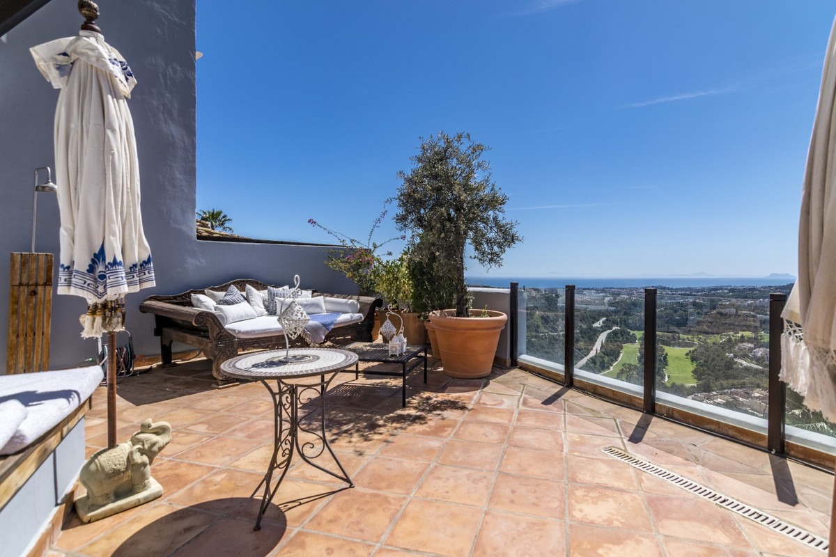 Townhouse in La Heredia — photo 1 of 27