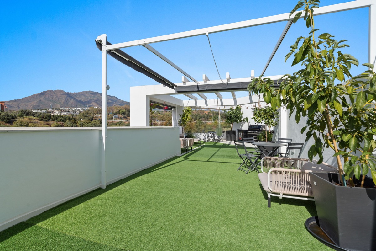 Penthouse in Estepona — photo 1 of 38