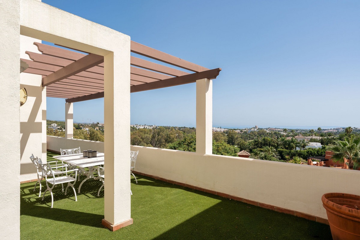 Penthouse Duplex in Nueva Andalucía — photo 1 of 24