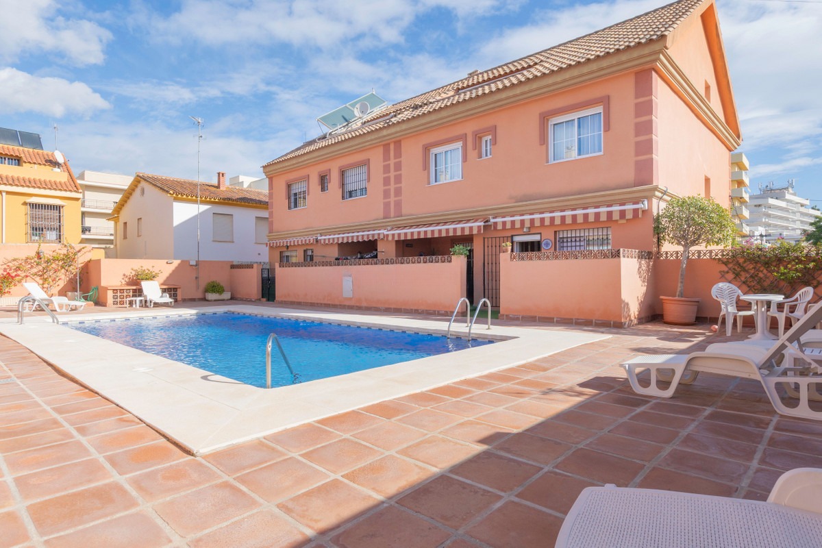 Semi-Detached House in Fuengirola — photo 1 of 44