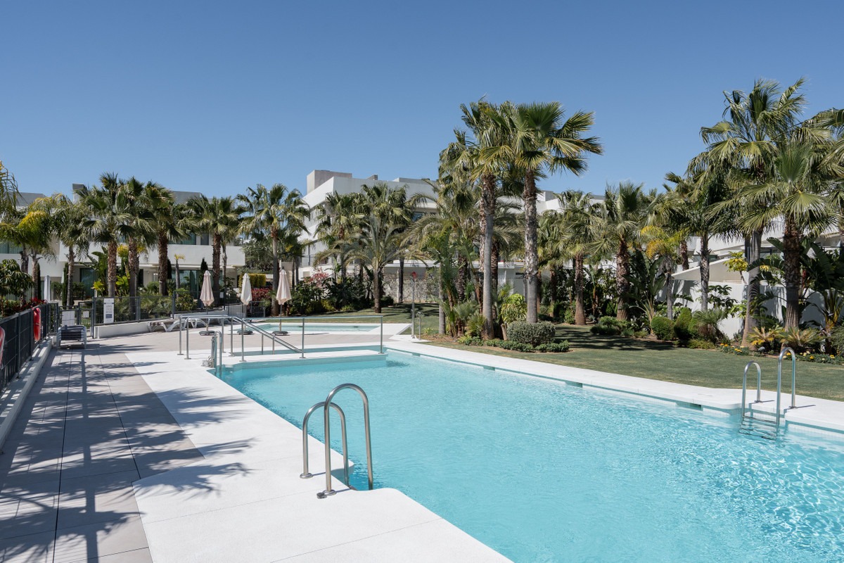 Townhouse in La Cala de Mijas — photo 1 of 50
