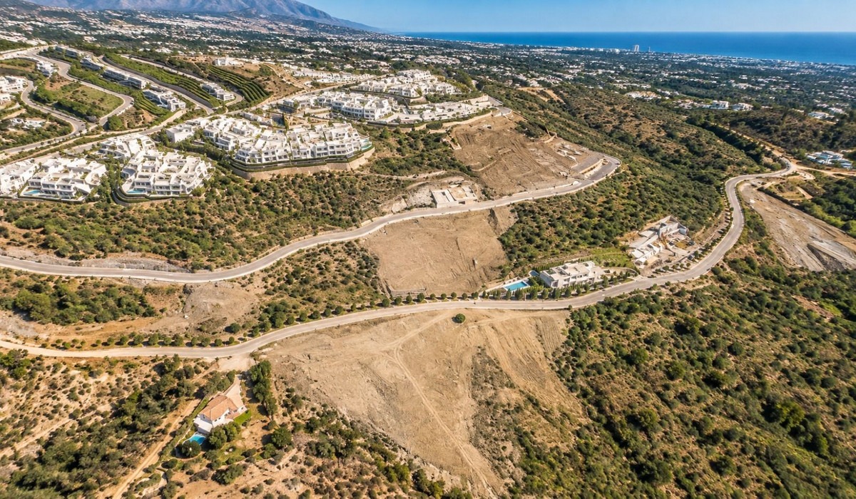 Residential Plot in La Quinta — photo 1 of 10