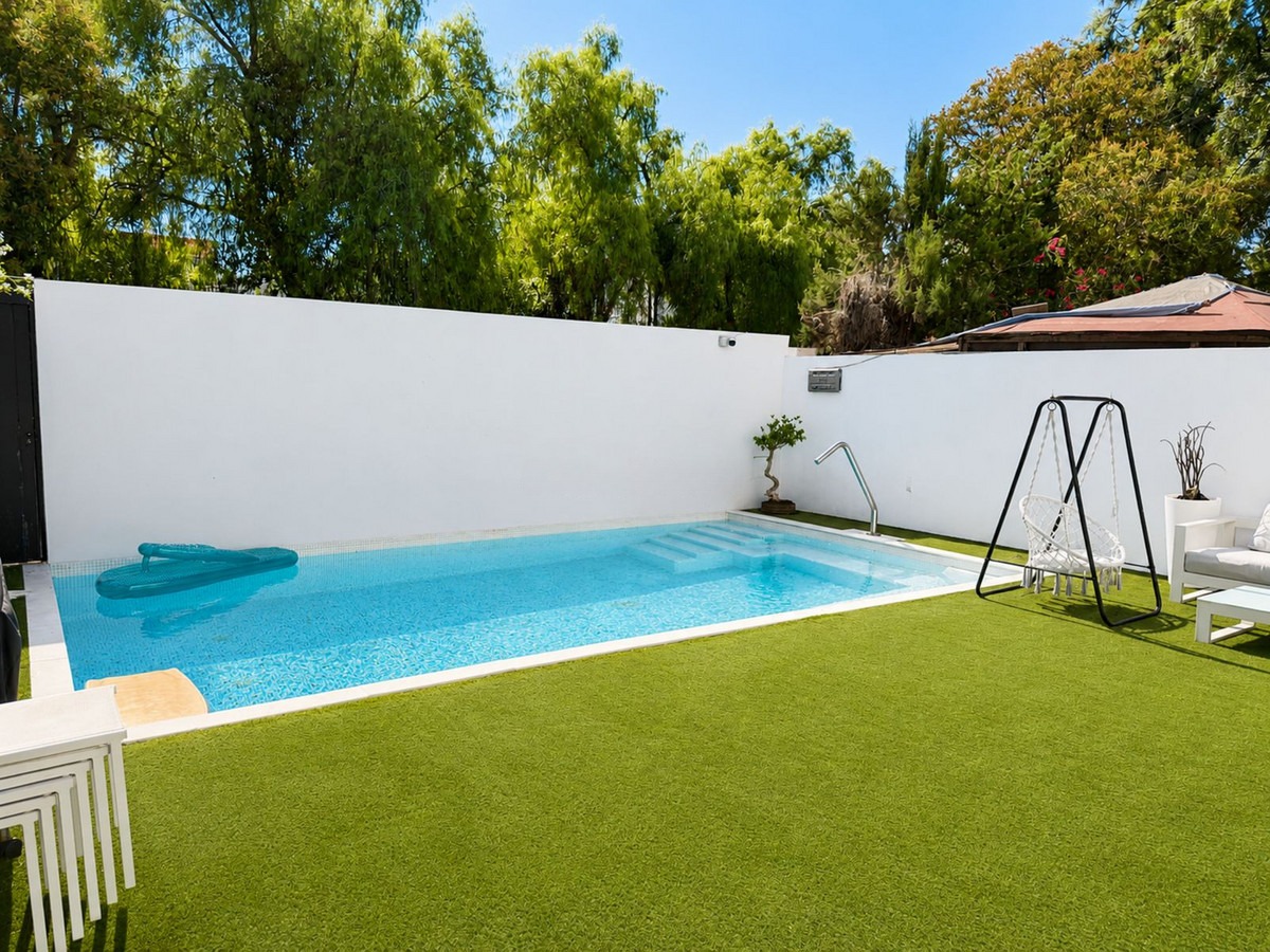 Semi-Detached House in Nueva Andalucía — photo 1 of 13
