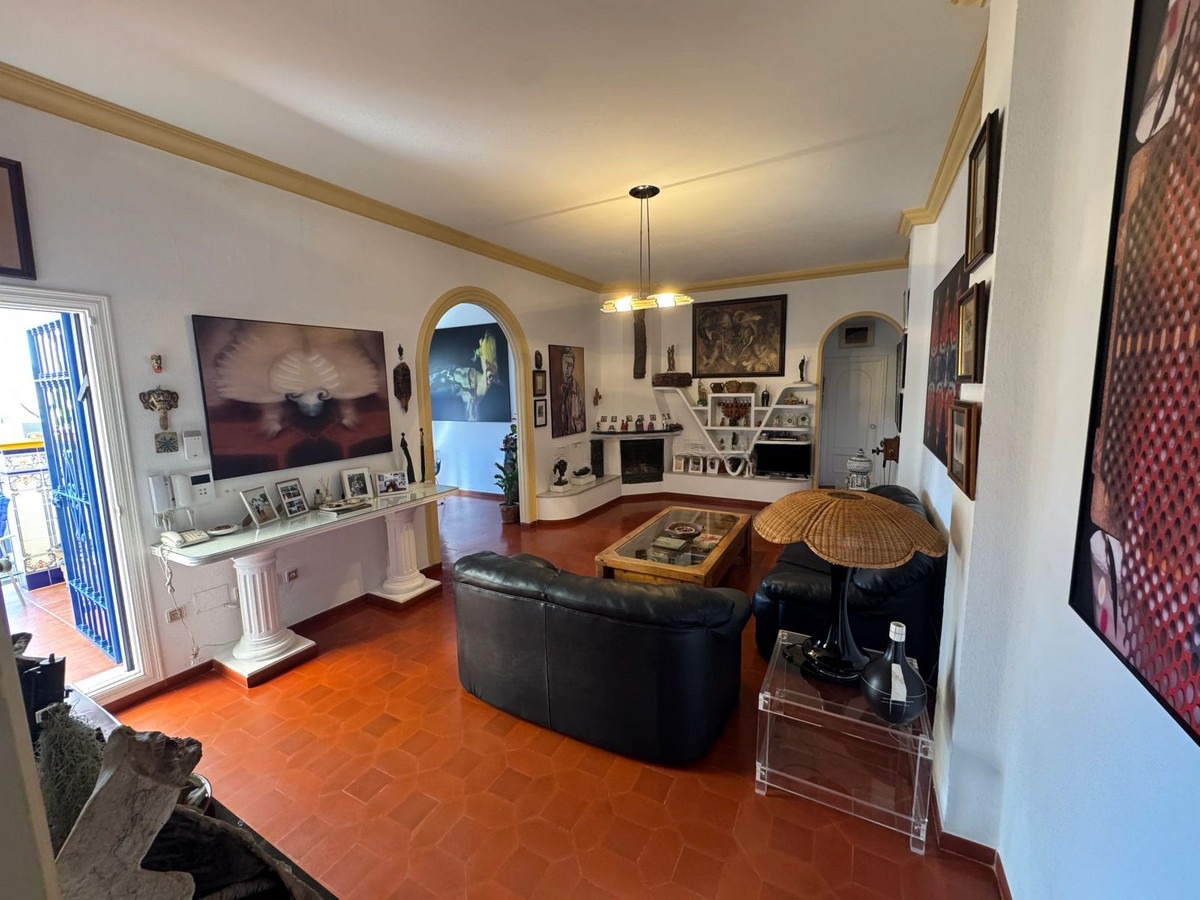 Townhouse in Malagueta — photo 1 of 48
