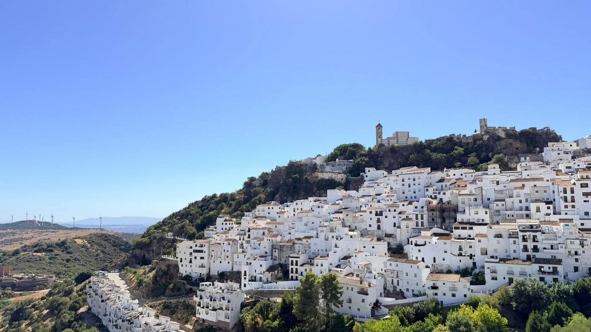 Townhouse in Casares Pueblo — photo 1 of 38