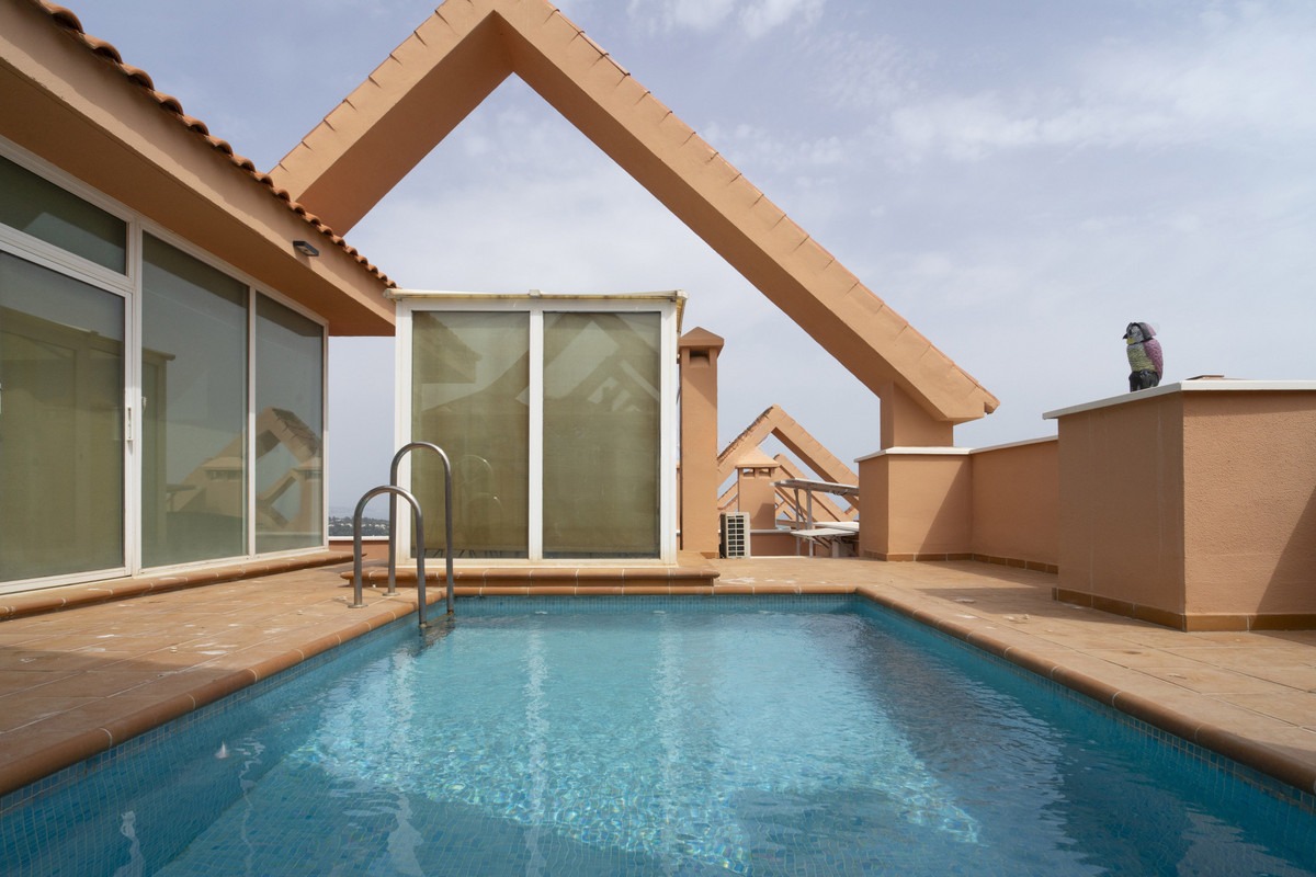 Penthouse in Nueva Andalucía — photo 1 of 28
