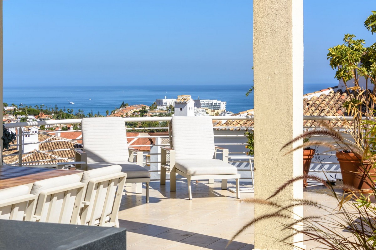 Middle Floor Apartment in Benalmadena — photo 1 of 34