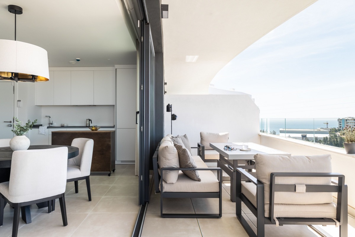 Middle Floor Apartment in Fuengirola — photo 1 of 25